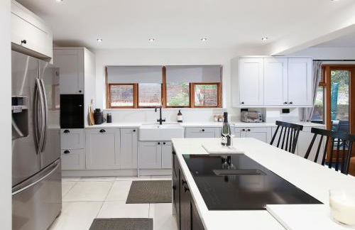 Blackthorn House - Photo 13