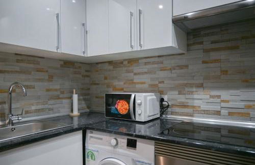 Apartment with Balcony on Calle Santa Engracia Temporal SEN1692 - Foto 26