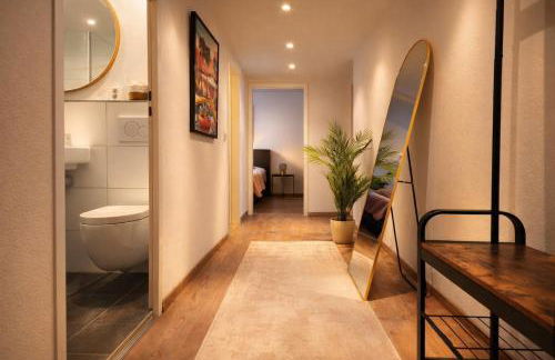 Stylish Old Town Apartment with Free Parking and a Balcony near the Cathedral - Foto 9