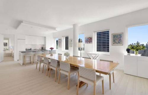 Manhattan Exclusive Apartment Midtown NYC Luxury Penthouse Sleeps 8 - Photo 3