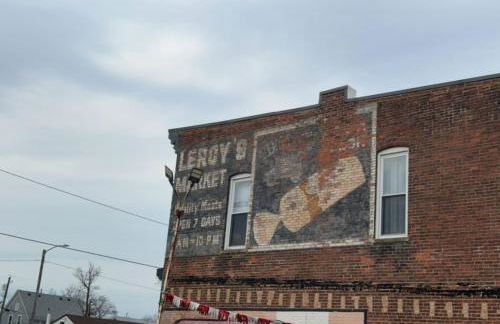 Boutique One Bedroom Apartment - Photo 17