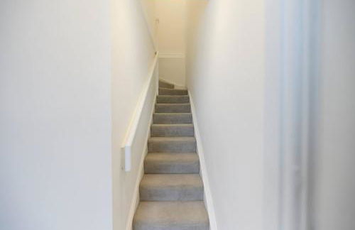 Central Tadworth Flat - Split- level 2BDR - Foto 17