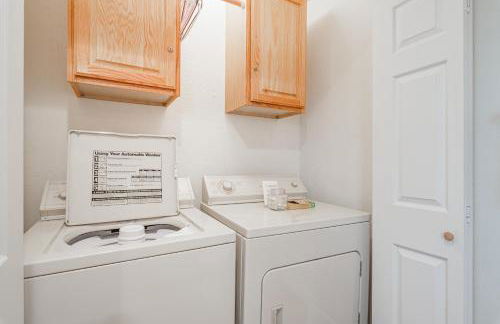 Year-Round Base with Balcony and Mtn Views in Driggs! - Foto 13