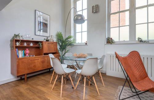 Bright and Spacious 3BDR Loft by Tooting Broadway - Photo 10