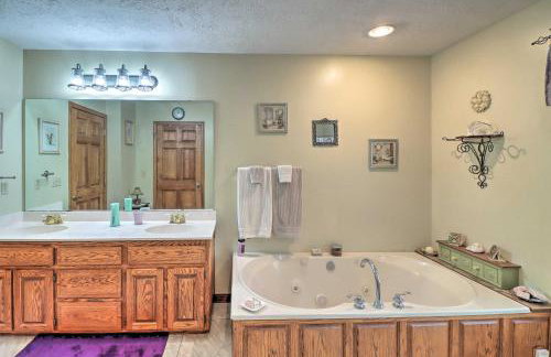 10-Acre Mountain Home Getaway with Fire Pit - Foto 21