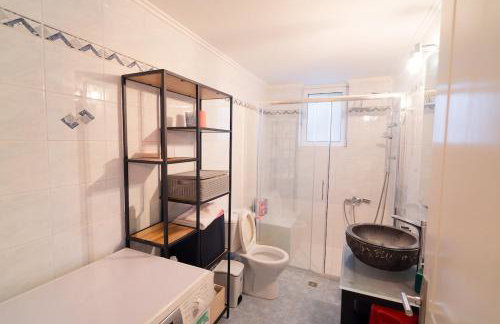 Modern 3 Bed Home with Balconies and Sea Access - Foto 9