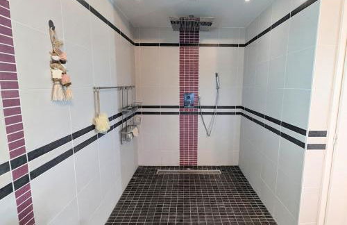 Luxurious Villa with Pool - Foto 27