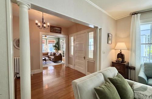 Big New England Family Home; walk to beach, shops - Foto 23