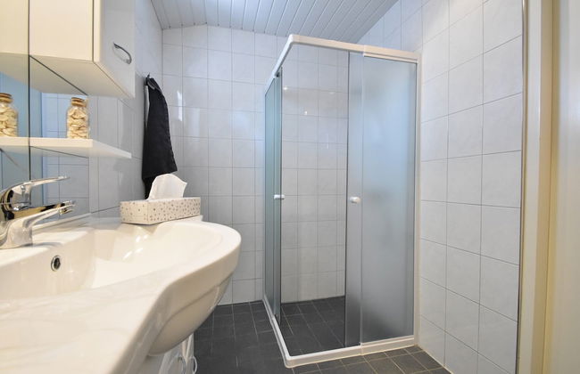 Cozy Holiday Home in Zonnemaire Near Lakebeach - Photo 49