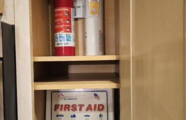 Friends & Family Suburban Retreat - Foto 26