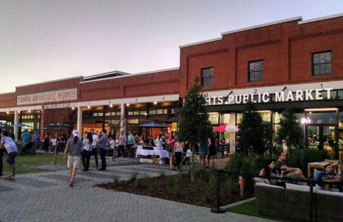 Stylish Chic King Bed Ybor DT - Foto 22