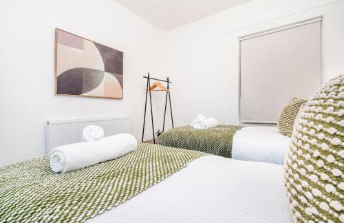 Contractor Friendly - Sleeps 7 - Fast WiFi - Near A50 - Foto 24