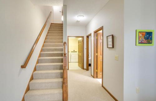 Spacious Lakefront Home with Spectacular Views! - Foto 12