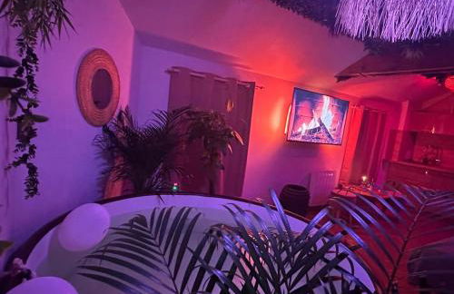 jacuzzi exotique cinéma - Foto 13