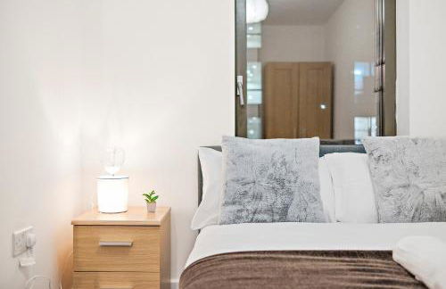 Modern 3-Bed Penthouse with Terrace & Gym, Near Canary Wharf, Weekly deals - Foto 36