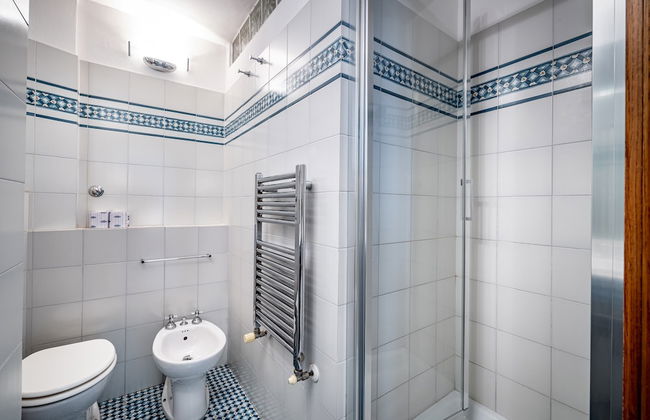 YiD elegant near tramvia - Photo 19