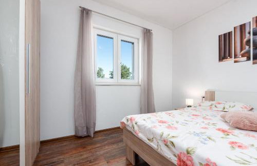 Holiday House Laetitia with pool - Foto 45