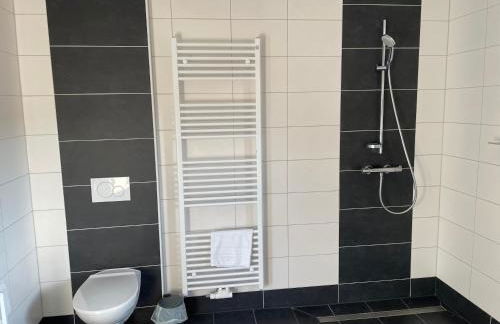 Appartment am Rosenplatz,24 Stunden Check in, Küche, kostenfreie Parkplätze - Foto 10