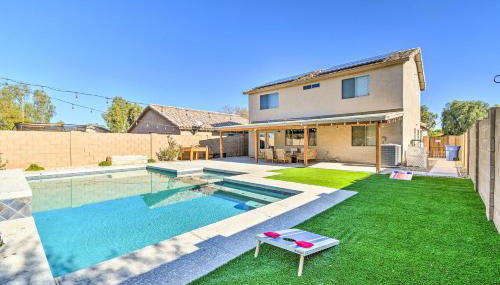 1 Mi to Surprise Stadium! Desert Poolside Oasis - Foto 1