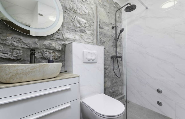 Luxury Krk Villa With Private Pool and Gardens - Photo 20