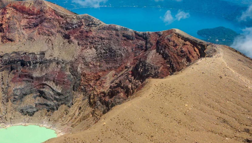Senderismo por el Parque Nacional de los Volcanes