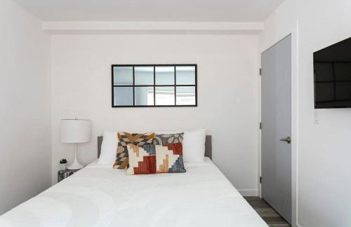 Spacious 4BR Townhouse with Free Parking Near DTLA - Foto 17