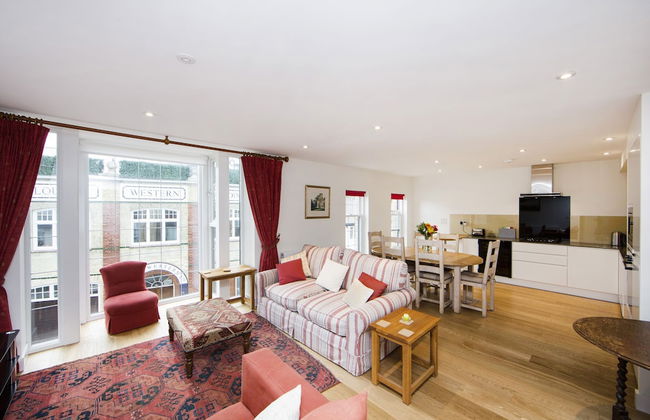 Up-market one Bedroom Apartment Just Minutes From the River Thames. Broughton rd - Foto 1
