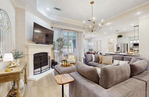 Pool and Outdoor Bar! Spacious Getaway in Sachse - Foto 7