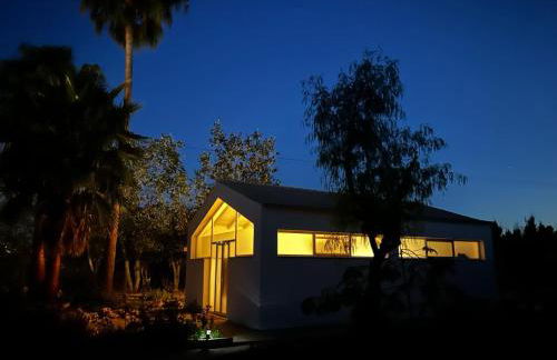 Barn Cottage at Yoga Farm with Natural Swimming Pool near Beach - Foto 8