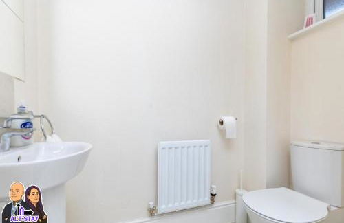 Kirkstall by Alt-Stay Contractor Accommodation - 4 Bed Contractor Home With Parking, Wi-Fi & Full Kitchen - Ideal For Long stays - Foto 21