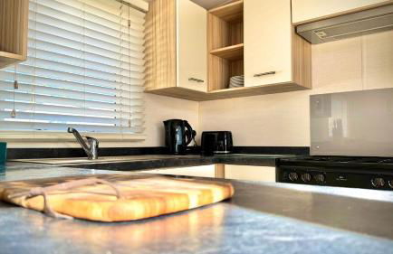 Marton Mere - 3 Bedroom Caravan- by Holiday Homes - Photo 21