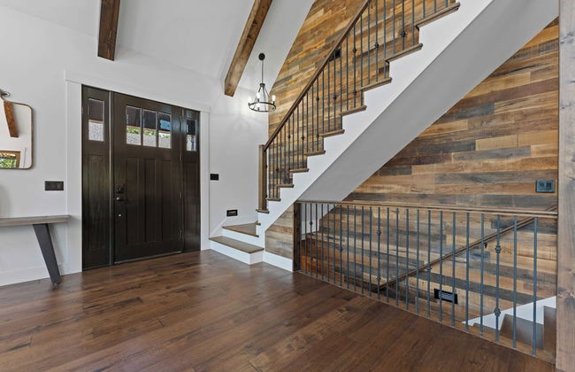 Gray Fox Lodge by Avantstay Waterslide Pool, Theater Sleeps 21 - Foto 22