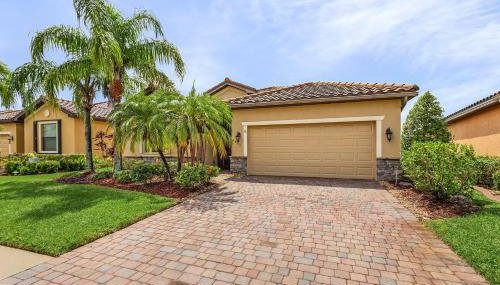 Enchanting 3 Bedroom Home Waterfront Pool and Spa - Foto 2