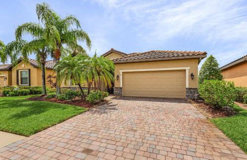 Enchanting 3 Bedroom Home Waterfront Pool and Spa - Foto 2