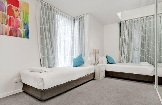 Roden Residences - Photo 5