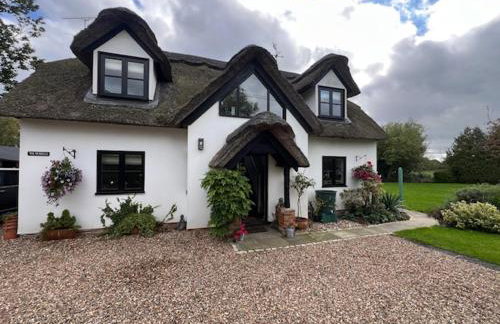 Beautiful Thatched Cottage Windsor Ascot Bracknell - Photo 44