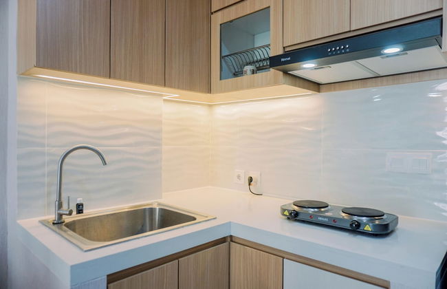 Comfort 1Br With Working Room At Daan Mogot City Apartment - Foto 4