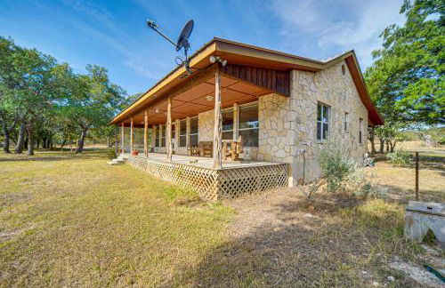 Pet-Friendly Hill Country Retreat with Deck! - Photo 1