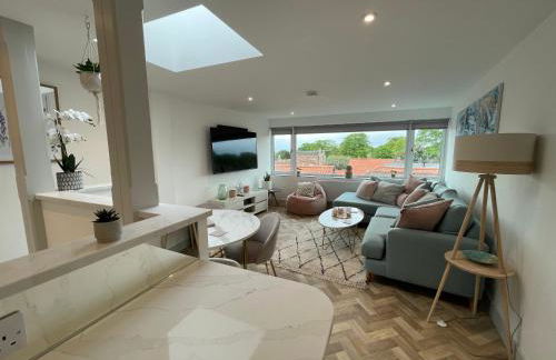 Lees Lookout Holt ,2 bedroom luxury apartment with private parking - Foto 8