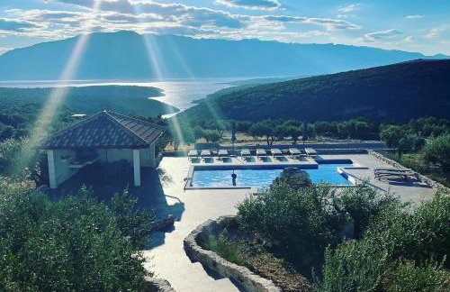 Villa Luisa Pucisca - 2 Häuser, 6 Schlafzimmer Insel Brac - Pool, Grill, Kamin, Tischtennis, Boccia - Foto 10