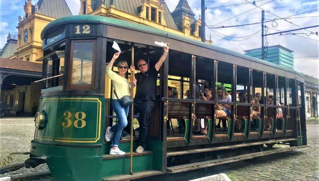 Disfrutando del paseo en tranvía