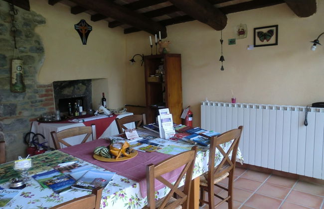 Holiday Home in Pietrafitta Near Lake Trasimeno - Photo 2