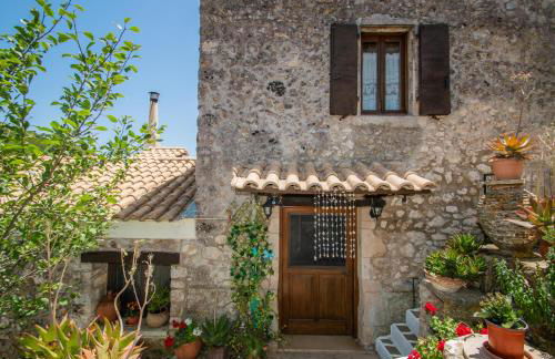 Gioia Traditional House - Photo 48
