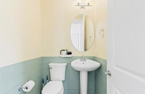 Lion of the Beach - Photo 39