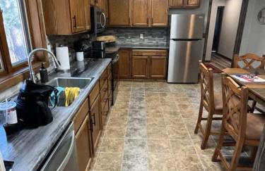 Rock Lodge Complete with Covered Parking - Foto 35