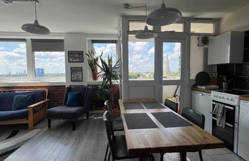 Stuning city views steps from the Iconic Abbey Road crossing - Foto 6