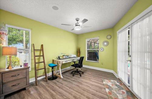 Sunny Oasis Getaway -Heated Pool-Mini Golf-Near Beach - Foto 43