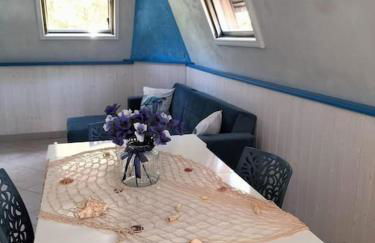 Sea Side Attic - Photo 3