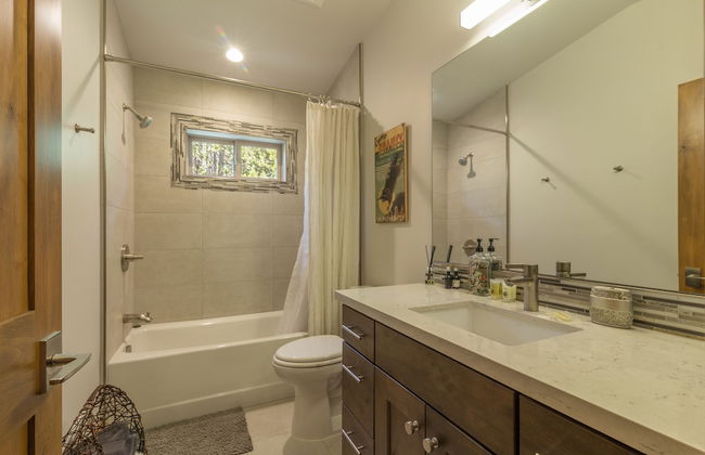 Sawtooth by Avantstay Spacious Pine Tree Cabin w/ Hot Tub - Foto 14