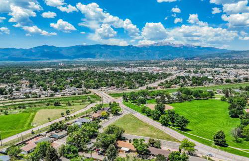 Alder Nest Cozy Retreat w Fire Pit & Workspace - Foto 34